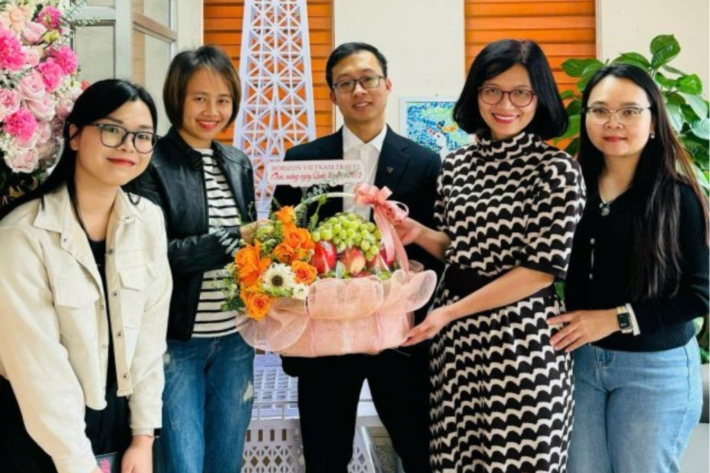 Horizon Vietnam Travel tri ân giảng viên Trường Đại học Ngoại ngữ – ĐHQGHN nhân dịp 8/3