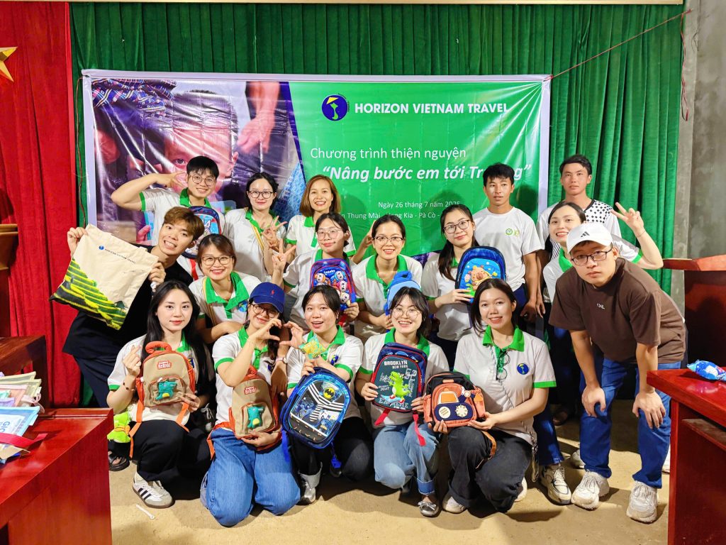 Nhân sự Horizon Vietnam Travel tham gia chương trình thiện nguyện tại Thung Mài, Mai Châu, Hòa Bình